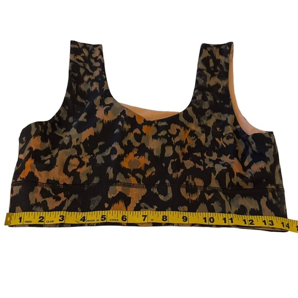 Fabletics Harlow Sz L Reversible Medium Impact Sports Bra Wild Camo Gaia Peach - Picture 4 of 5